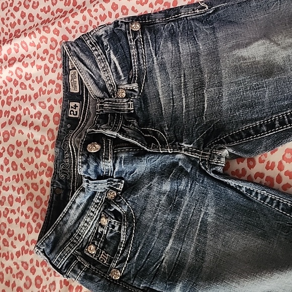 Capris - Picture 4 of 4